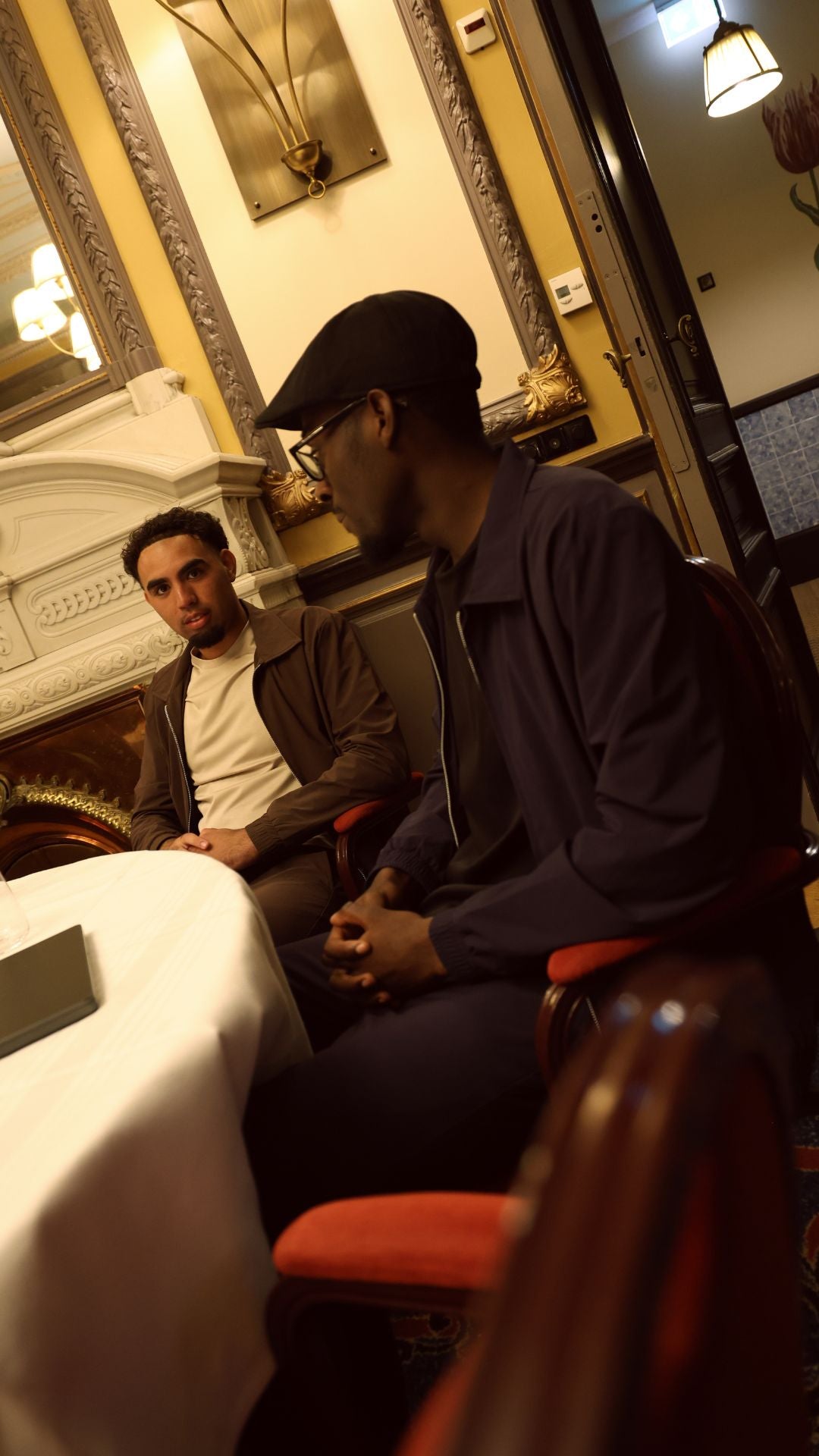  Altijd representatief. Kleding die  volwassenheid en rust uitstraalt- in elke setting.